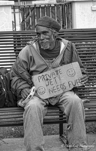 HomelessMan.jpg.21b8ff5991226c8c81c17d5023af9319.jpg