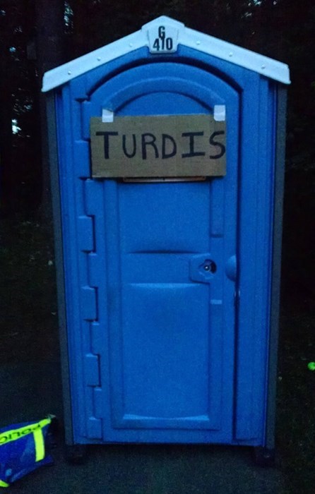 Dr-poo-turdis-dr-who-toilet-portaloo-1416443596n.jpg.6d3a0fa97aa22ef65e117ce5df65ad51.jpg