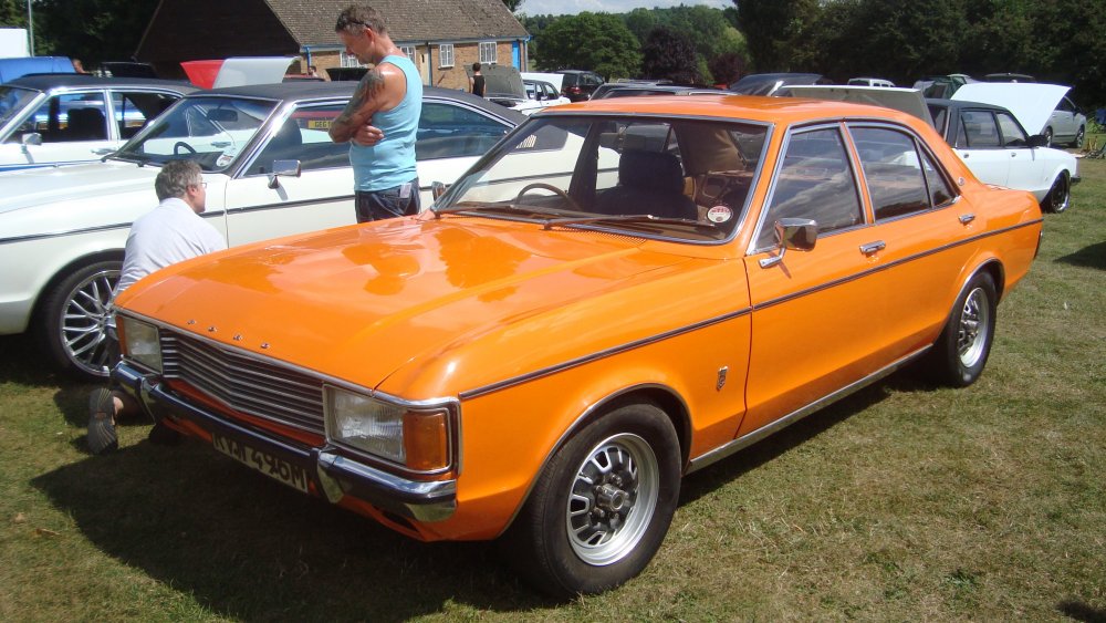 1974_Ford_Granada_GXL_3.0_(14784931391).thumb.jpg.c85ca94ed1b61c36c42bce18d378a551.jpg