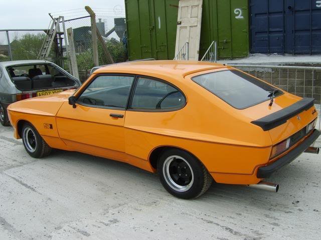 OrangeCapri6.jpg.2c703abf4d0fb19f944d972a769b0f91.jpg