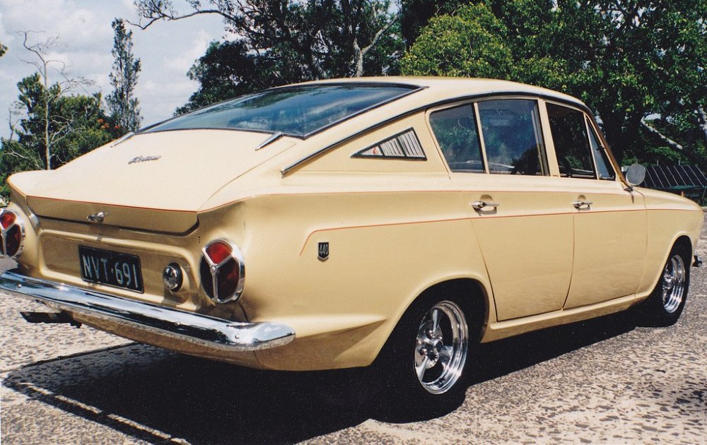 CortinaFastback2.thumb.jpg.73aeac63381753f6f89e0c12abdc42ba.jpg