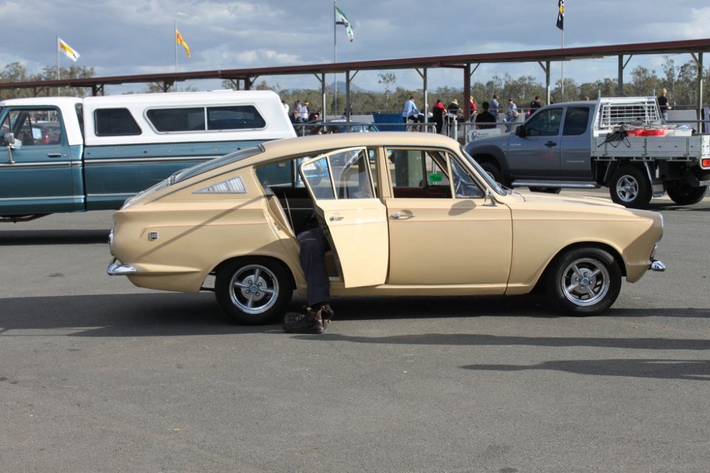 CortinaFastback8.thumb.jpg.86106afa0c4f5f7ef6aae0c889973aba.jpg