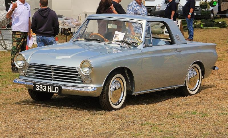 CortinaMk1Unique.jpg.dcd7a99c8928893cc688abd1d7bfb44b.jpg