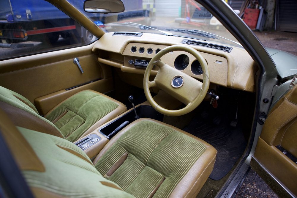 Ford_Cirrus_Interior_Front.thumb.jpg.0a531c589f4677945c94321680b03772.jpg