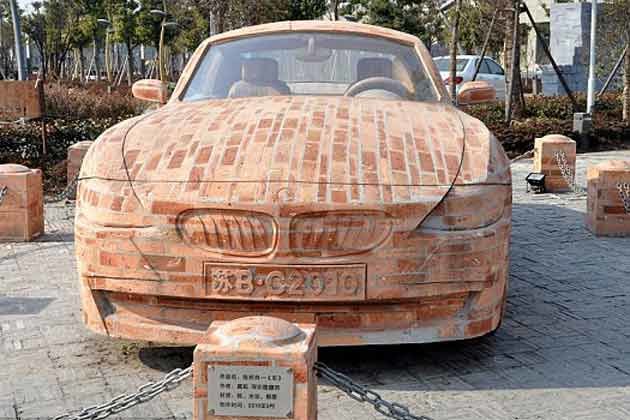 Brick-car_3.jpg.6208a7a53abc196a3cbcd796563cafba.jpg
