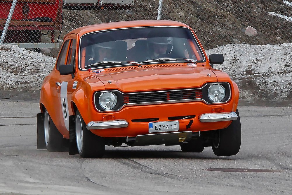 orangeracingmk1.thumb.jpg.a5731104458f0146b89aaf8d027162db.jpg