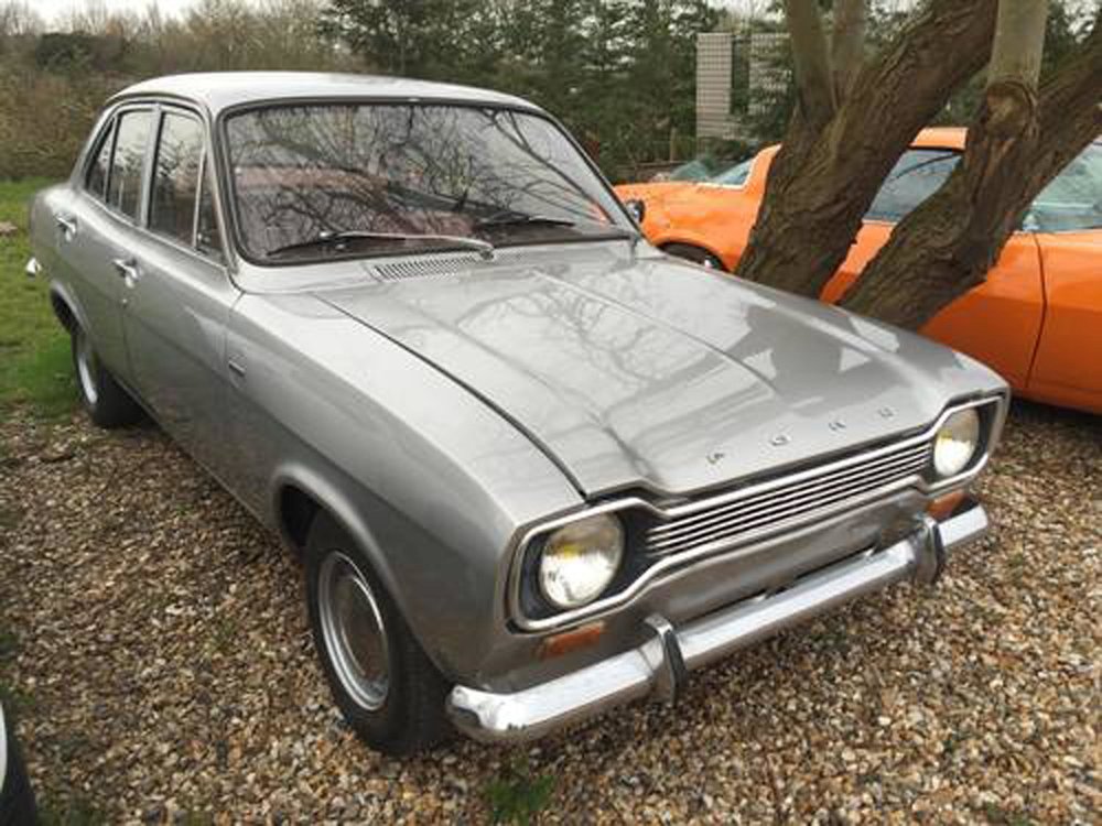 Gray4doorMk1Escort.thumb.jpg.2749b6140200e52dc4cdc9d65367687d.jpg