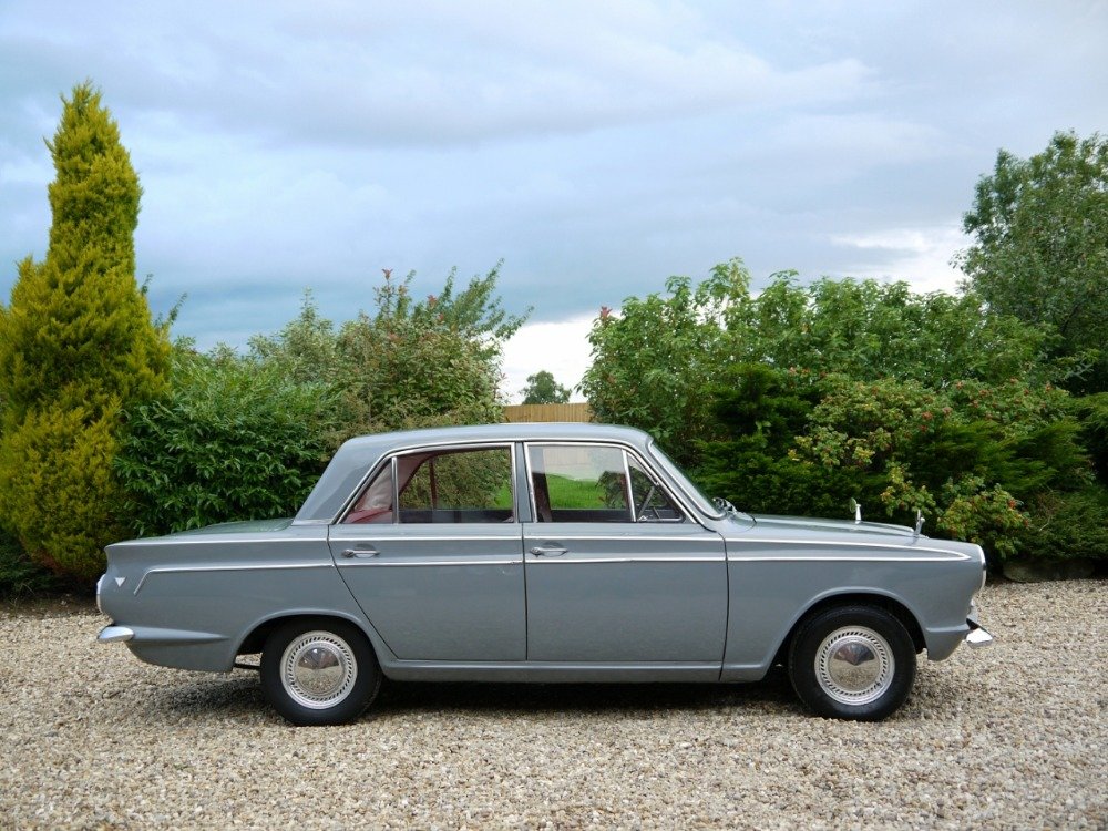 GrayCortina2.jpg.c9d23df9ce0fcc57d6e793dacba439c2.jpg