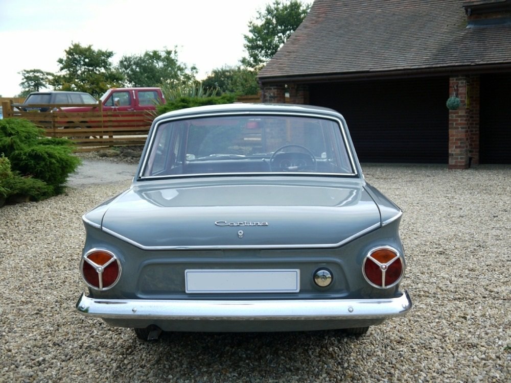 GrayCortina7.jpg.2b37fb86d66fb09fa279d33f35c12e6f.jpg