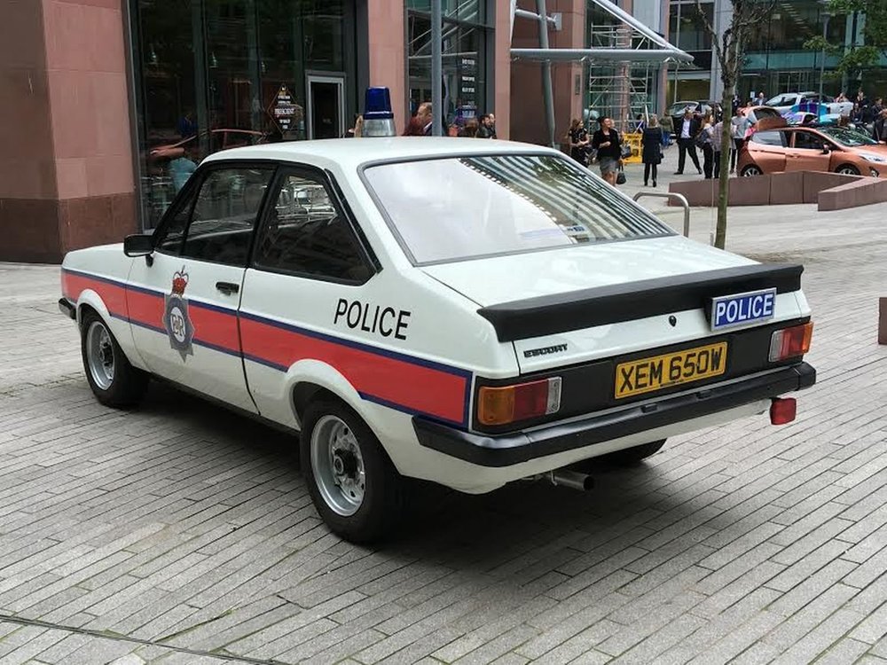 PoliceRS2000.thumb.jpg.3adacd2e9b55a0c77b6595973efe810d.jpg