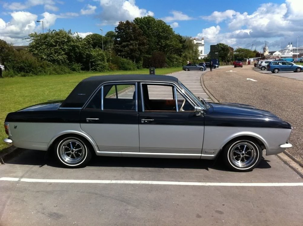 4doorMk2Cortina1.thumb.jpg.53f0484cf850970f7b2adf16006b9793.jpg
