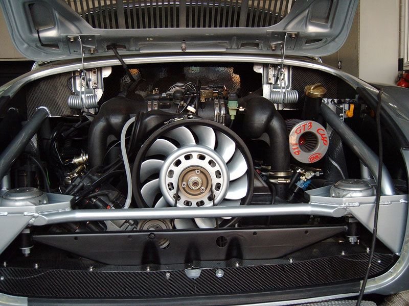 Karmann-Ghia-with-a-Porsche-993-Engine-03.jpg.1d3e30f8e13c4ff3e0d2a04ddf02a6b2.jpg