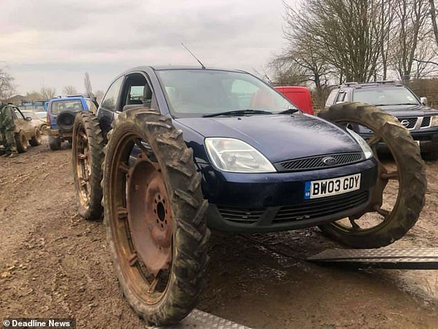 FiestaTractor.jpg.a36e088db1be7bf979f4cf44fe112a62.jpg