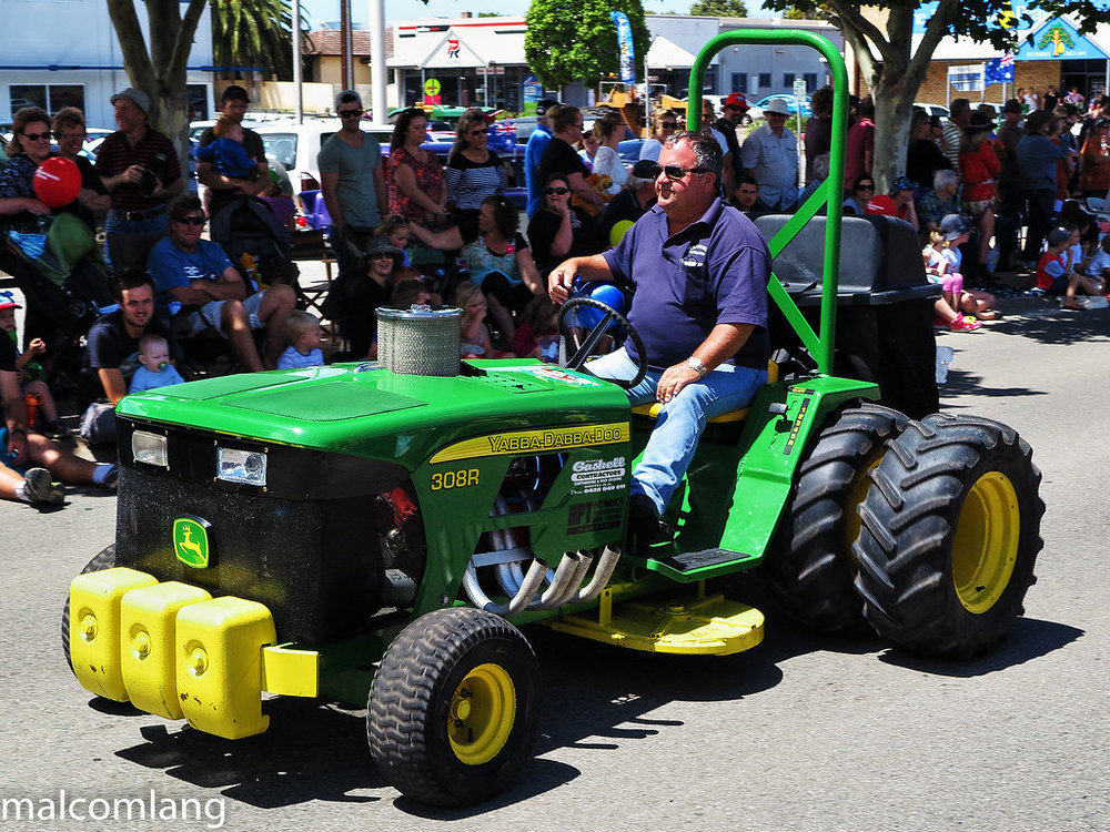 V8LawnMower.thumb.jpg.71dff0c2a467b116ddf60386d9dbe1c6.jpg