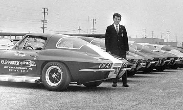 Bob-Wingate-with-six-lamp-Corvette.jpg.dedcf05f3b18cfb40cf8309668e4fee6.jpg