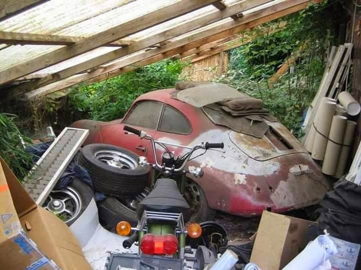 abandoned-cars-096.jpg.213f4f3a185356ff39ce7a377496901d.jpg
