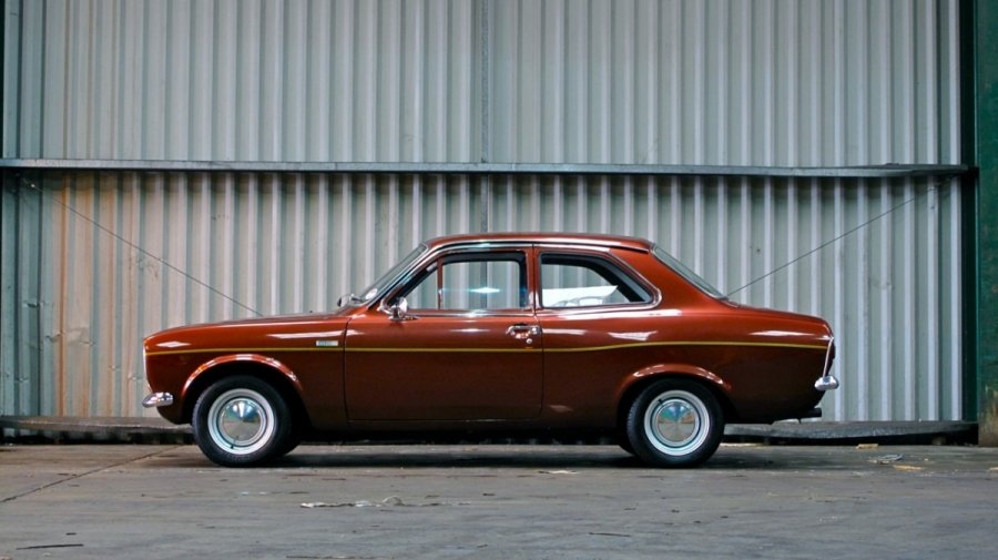 BrownTwincam18kpounds2015d.jpg.73c3d676102938254a12c2f81ded9822.jpg