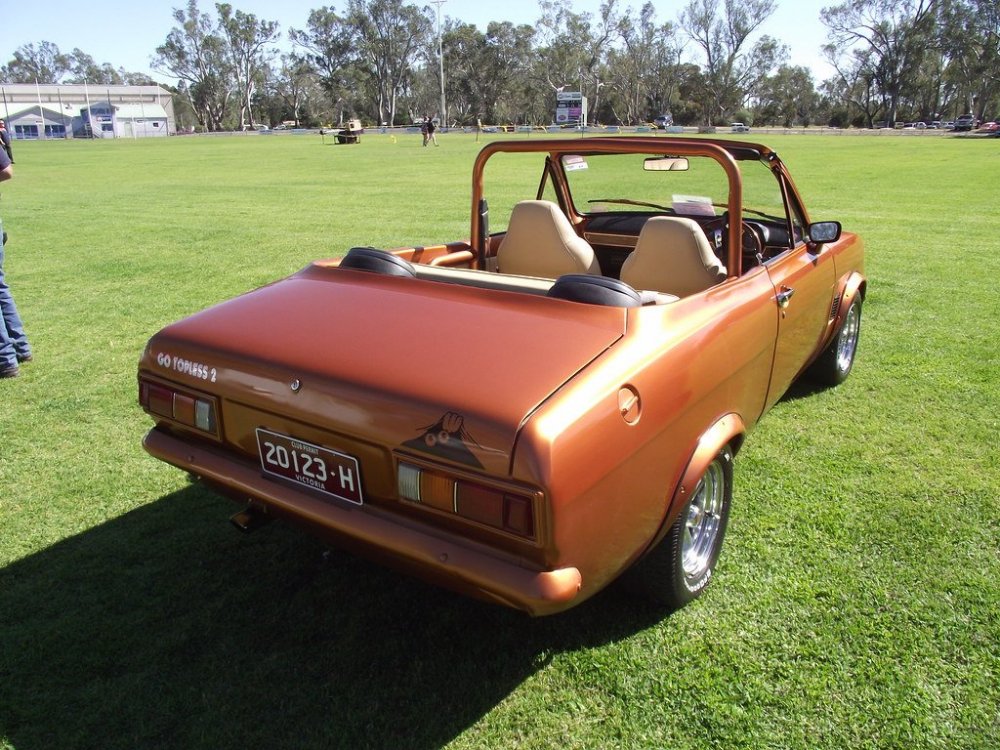 Mk1EscortConvertable1b.thumb.jpg.7abd06036441983869060bd778f311b7.jpg