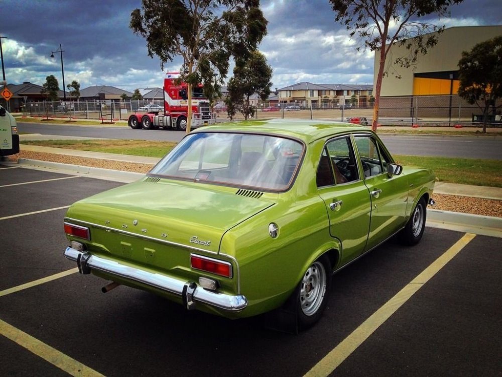 4doorMk1Escort9a.thumb.jpg.4de6e05d4dc88de86f2ecabb0839678f.jpg