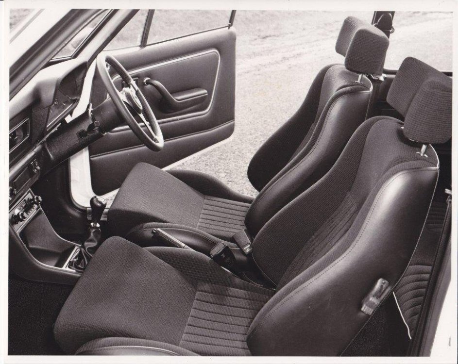 scheel seats Escort RS2000 Mk2 Australia interior.jpg