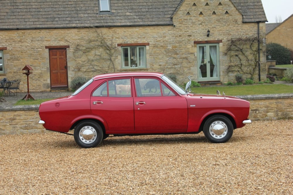 4doormk1escort12d.thumb.jpg.e5062a9894ea49da5a9d9ac6b74e8198.jpg