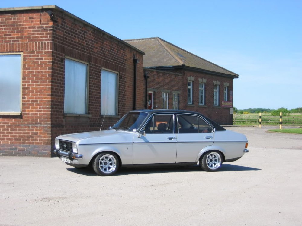 4DoorGhia.thumb.jpg.ee037154efb677ff3c569d52e785c362.jpg
