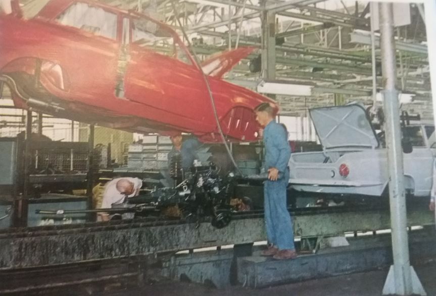 SouthAfricaCortinaAssemblyLine.jpg.219fc05dc2313467aa84dfb8a1a9c02d.jpg