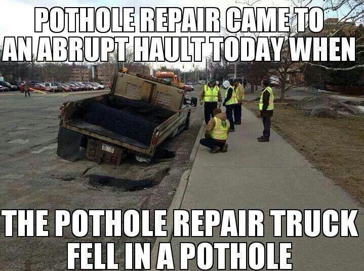 Pothole2.jpg.06f45b8bd48c638345f2a25488643b01.jpg
