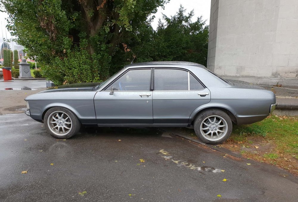 4DoorGranada1f.thumb.jpg.68eb0e5e628044ae159d8c474c1eb8f3.jpg