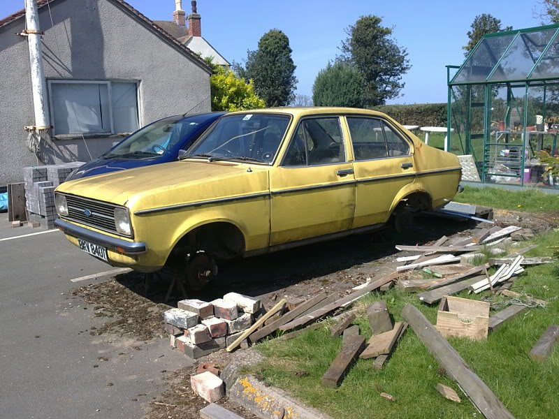 abandoned4door.jpg.abcf18281504869f623dc6212d4140b8.jpg