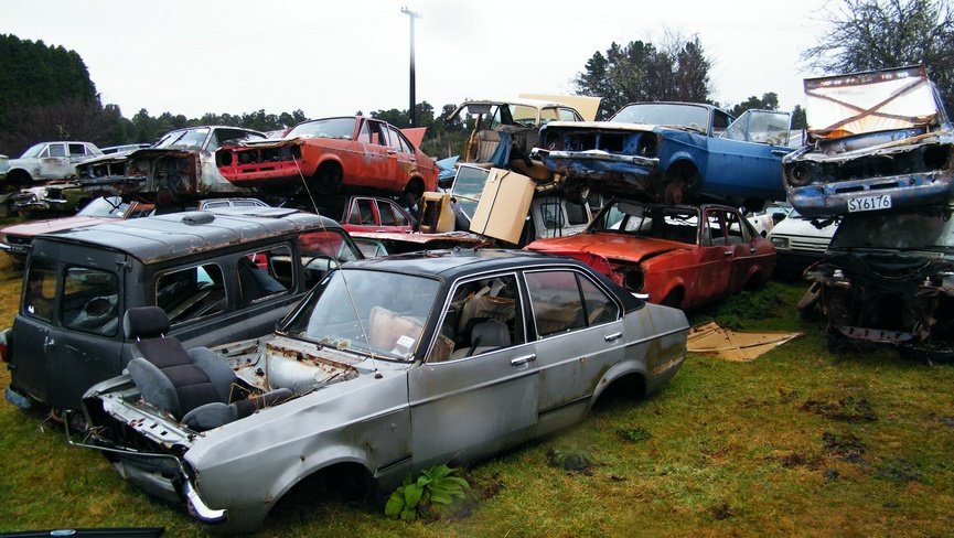 WreckEscorts1.jpg.f16f7de1c775eff5f7fe4a062c145b2c.jpg
